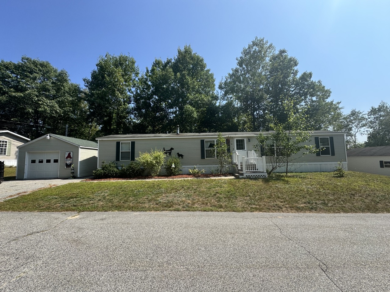 6 Sycamore Dr